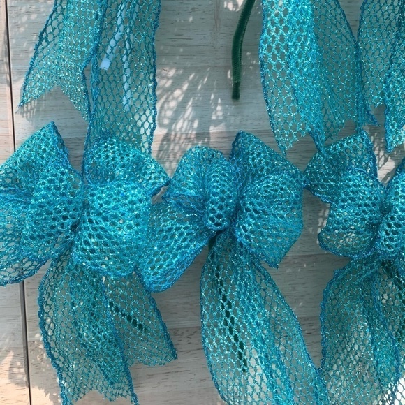 TWELVE Handmade Bows - Picture 2 of 7